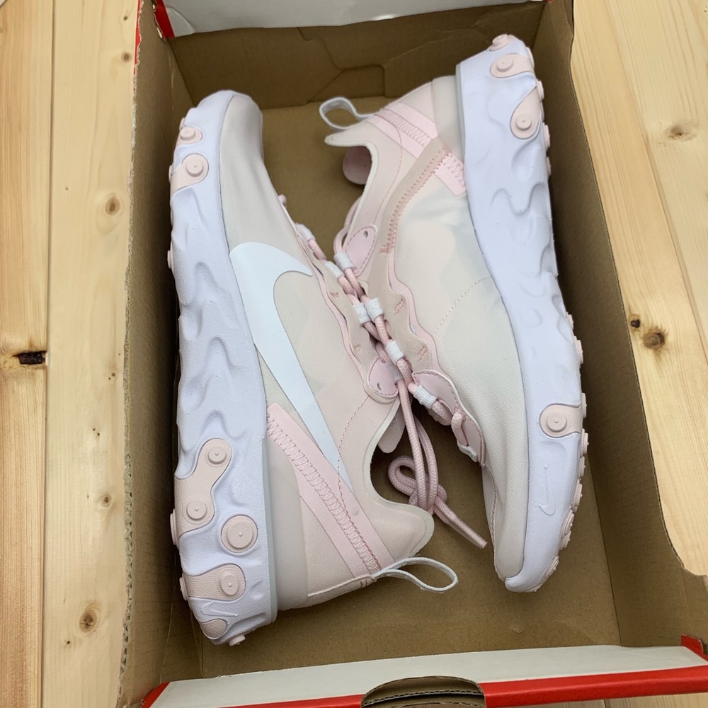 Women’s Nike React Element 55 Pale Pink \ White - Picture 6 of 6
